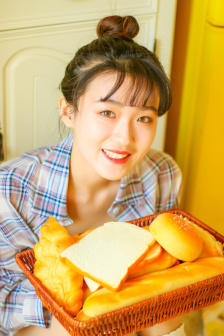 娇妻被黑人杂交呻吟